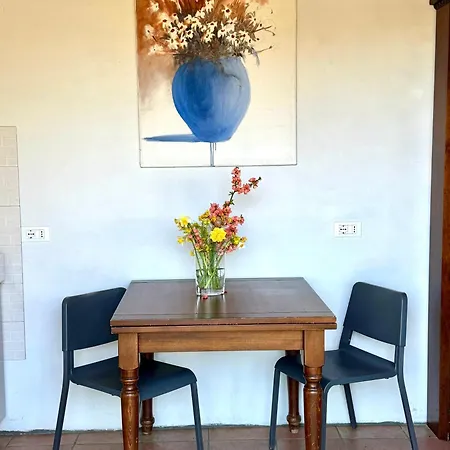 Pool & Garden Lelia Bed & Breakfast