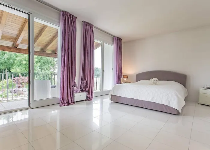 Bed & Breakfast Pool & Garden Lelia 4*