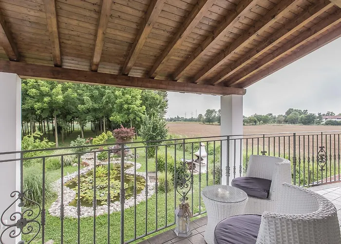 Bed & Breakfast Pool & Garden Lelia Mirano