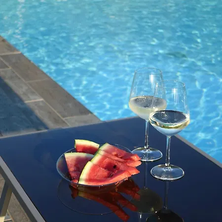 Pool & Garden Lelia Mirano