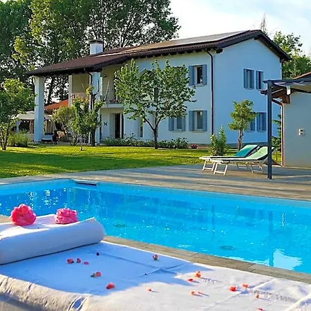 Pool & Garden Lelia Bed & Breakfast Mirano