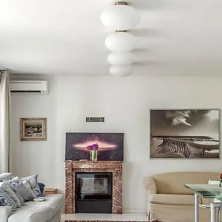 Pool & Garden Lelia فندق مبيت وإفطار 4*