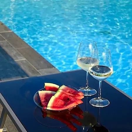 Pool & Garden Lelia Mirano