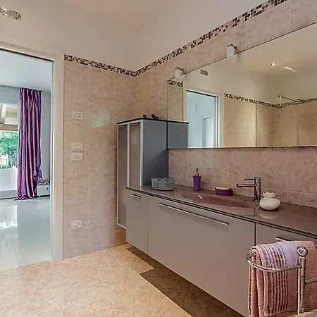Bed & Breakfast Pool & Garden Lelia Mirano