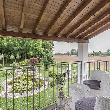 Bed & Breakfast Pool & Garden Lelia Mirano